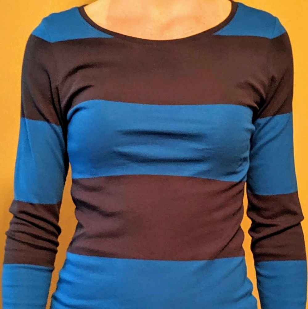 Old Navy Long Sleeved Tee